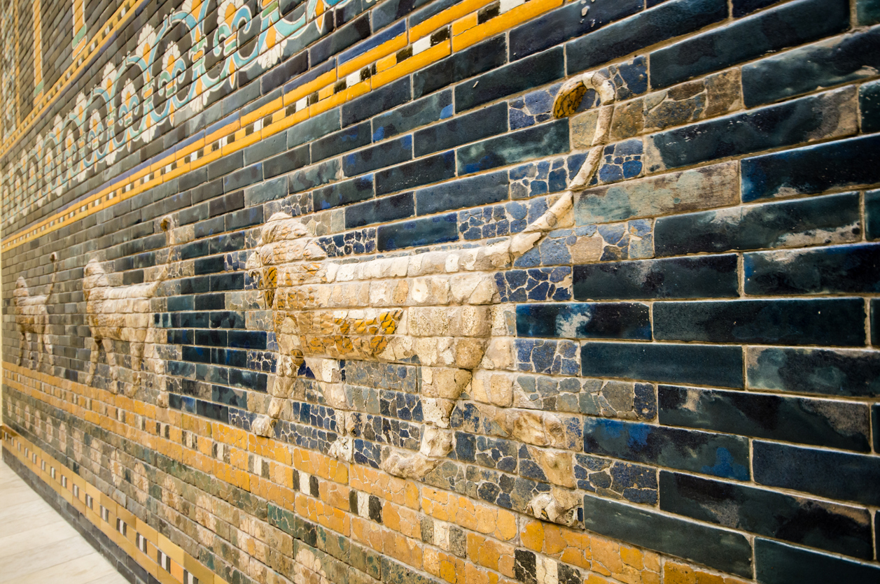 Enameled tiles of the Ishtar Gate. (Photo: iStockphoto)