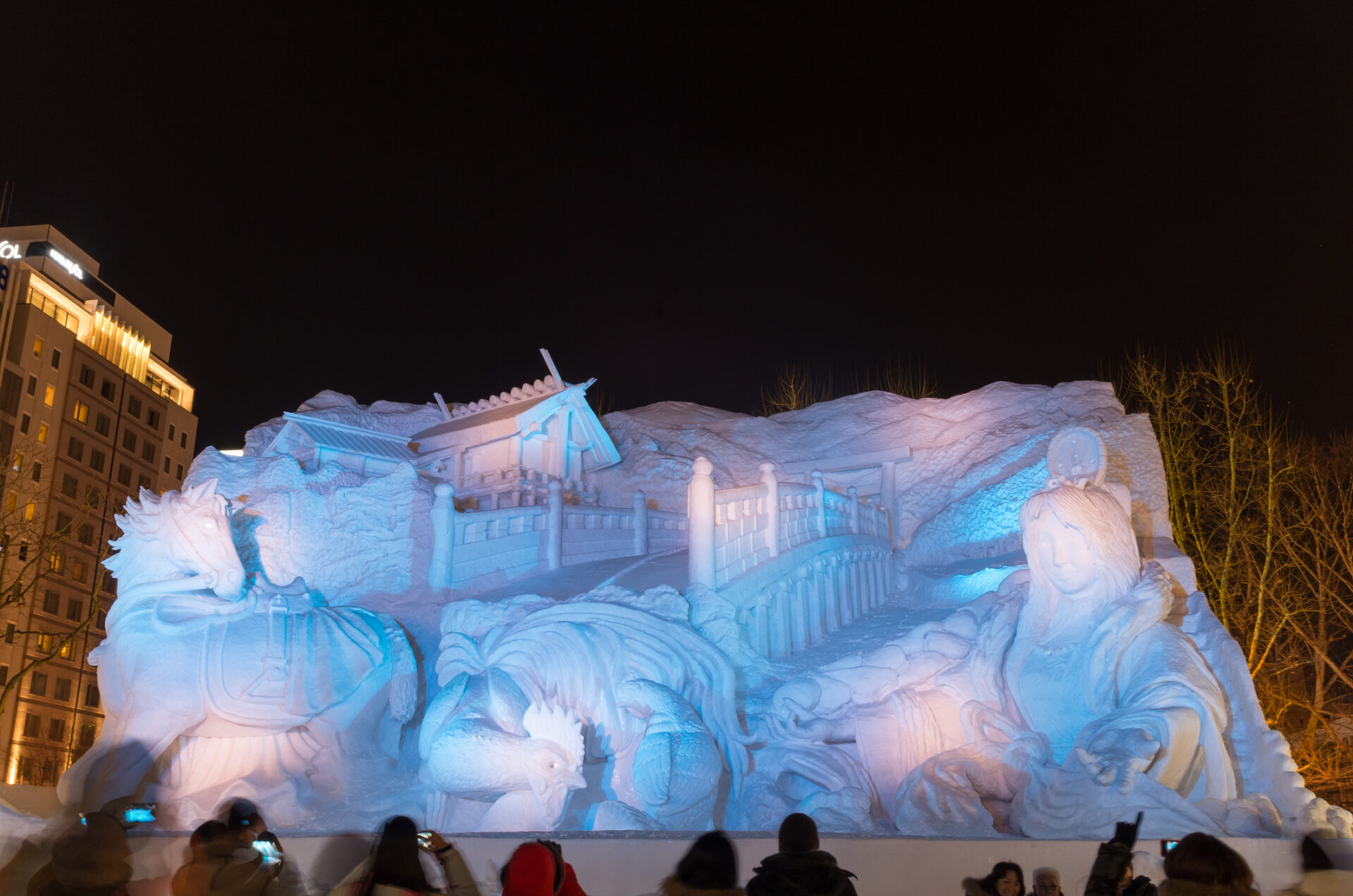 ประติมากรรมน้ำแข็งที่จัดแสดงภายในงาน Sapporo Snow Festival สวนโอโดริ (รูปภาพ: iStockphoto)