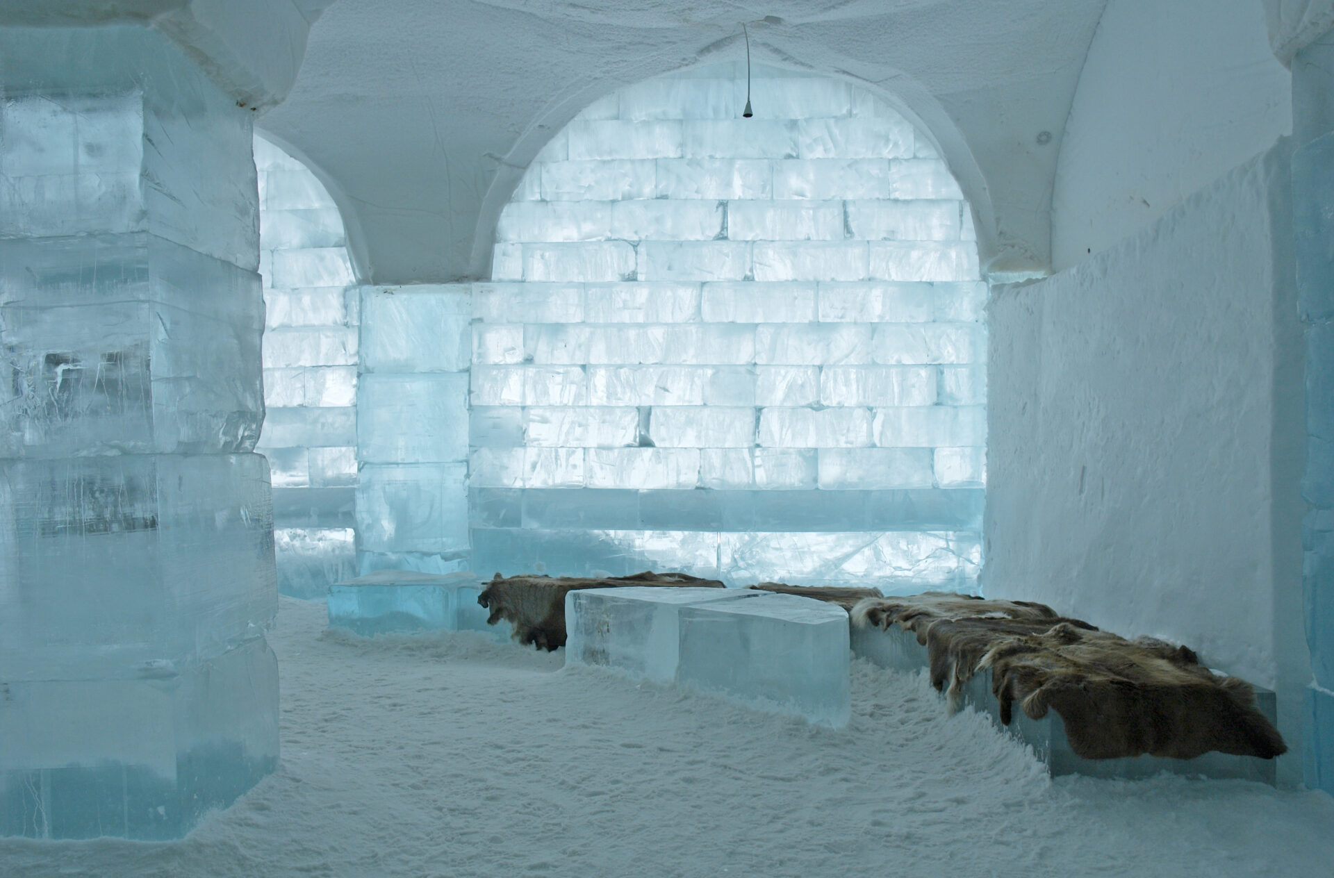 The interior of Ice Hotel in Jukkasjärvi Village, Sweden (Photo: iStockphoto)