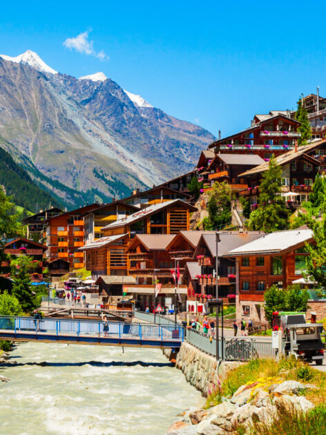 ทิวทัศน์ของบ้านเรือนใน Zermatt สวิตเซอร์แลนด์ (รูปภาพ: iStockphoto)