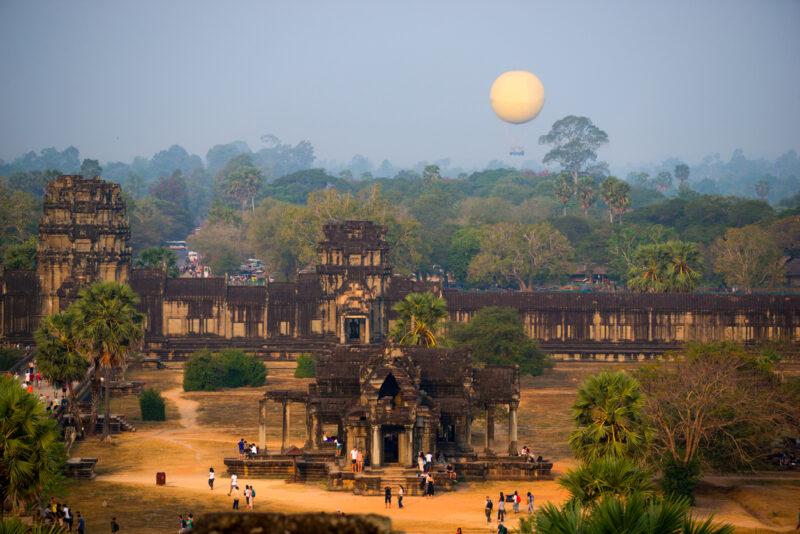 Helium balloon over Angkor Wat (Photo: iStockphoto)