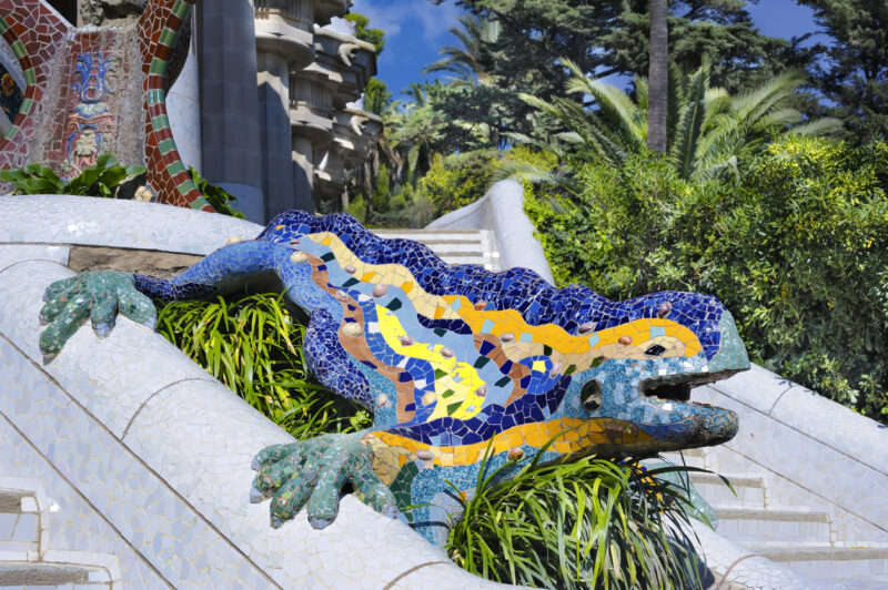 Colorful mosaic animal sculpture in Park Güell (Photo: iStockphoto)