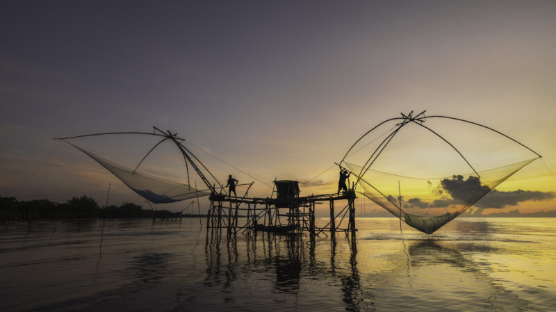 ยอยักษ์ อุปกรณ์หาปลาพื้นบ้านของชาวประมง (รูปภาพ: iStockphoto)
