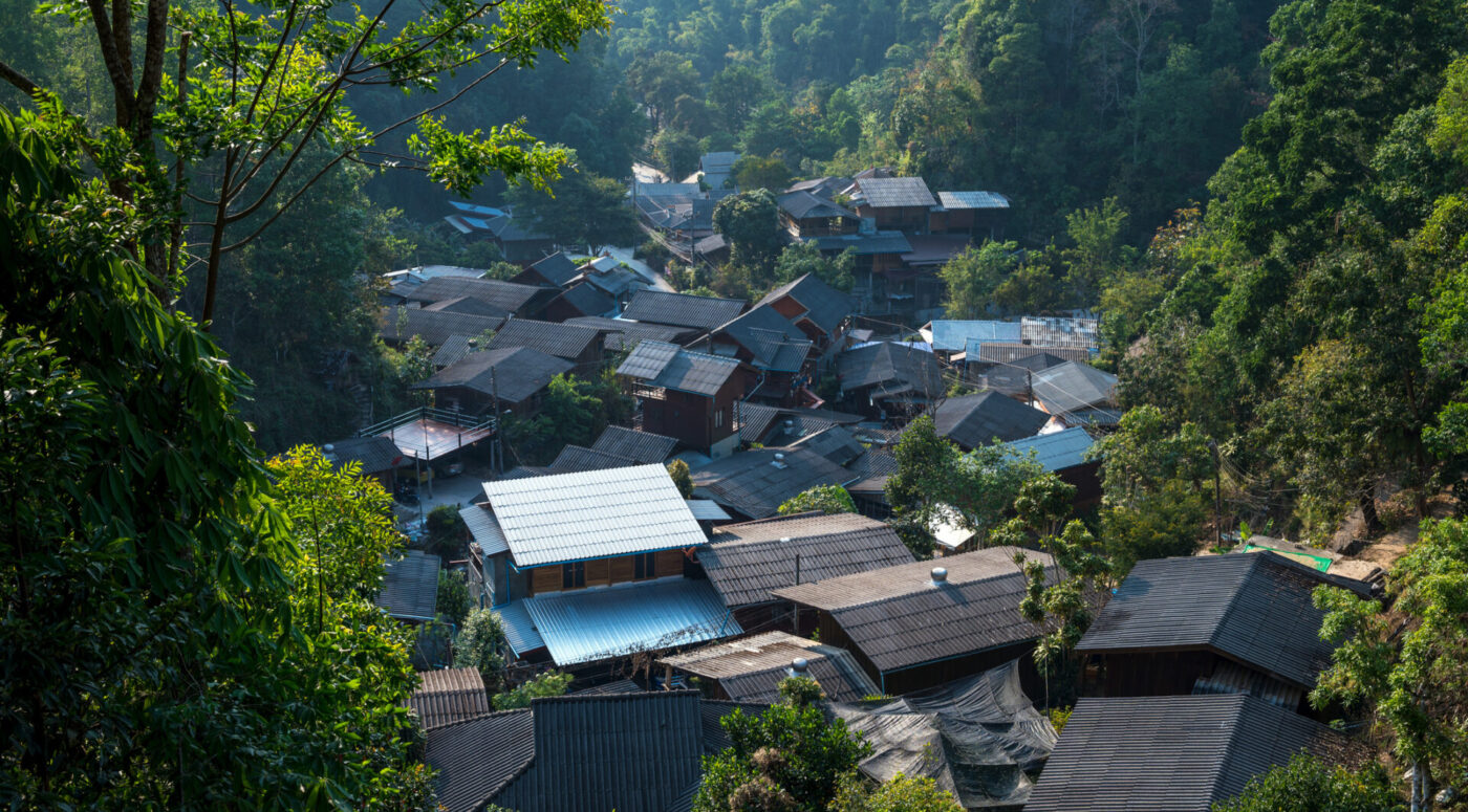 บรรยากาศของบ้านแม่กำปอง ท่ามกลางหุบเขาสีเขียว (รูปภาพ: iStockphoto)