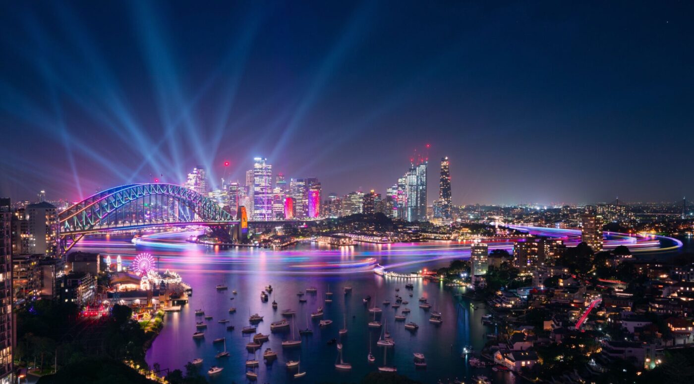 บรรยากาศในเมืองซิดนีย์ช่วงเทศกาล Vivid Sydney สาดส่องไปด้วยความคิดสร้างสรรค์และแรงบันดาลใจกระจายอยู่ทุกพื้นที่ (เครดิตรูปภาพ: Destination NSW)