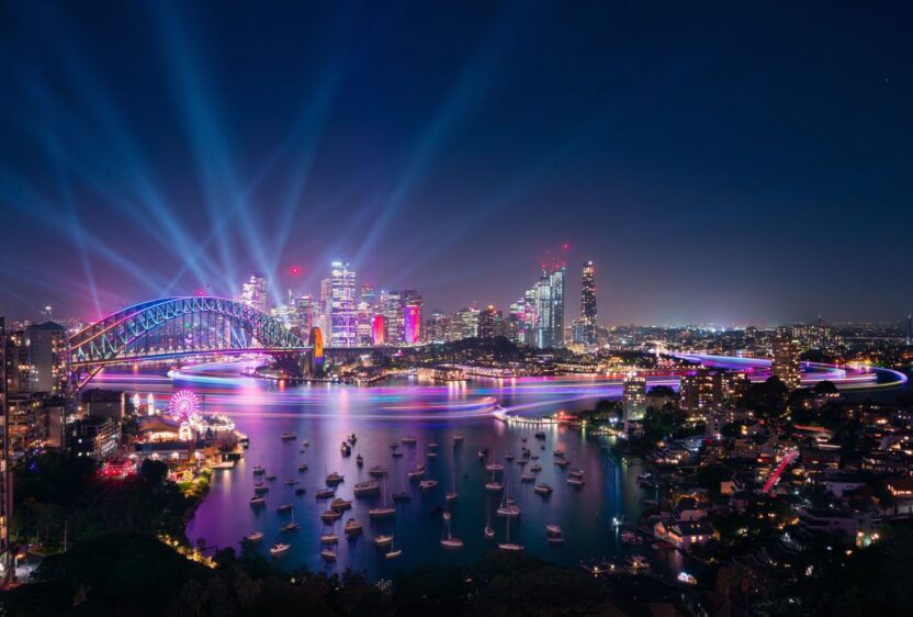 บรรยากาศในเมืองซิดนีย์ช่วงเทศกาล Vivid Sydney สาดส่องไปด้วยความคิดสร้างสรรค์และแรงบันดาลใจกระจายอยู่ทุกพื้นที่ (เครดิตรูปภาพ: Destination NSW)