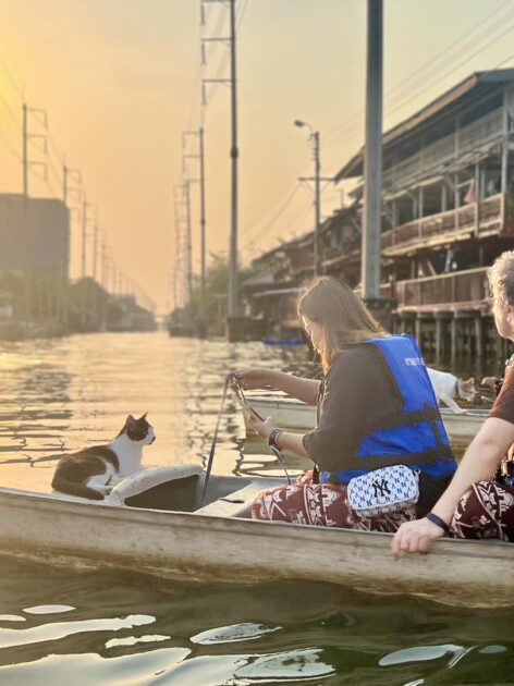 Hua Takhe canal in the afternoon (Photo Credit: Facebook: Huatakhe Cat)