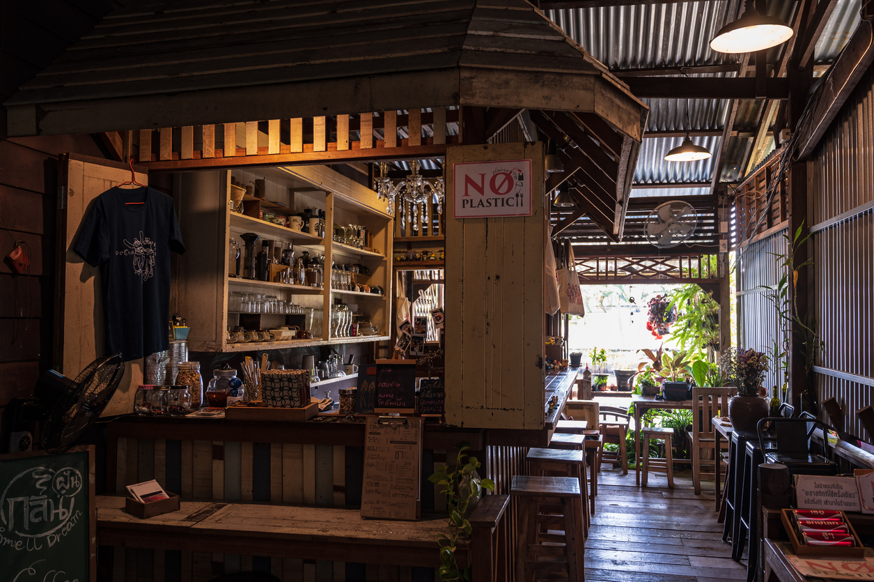Café in Hua Takhe old market (Photo credit: Phuttiphat Suppaviboonphon)