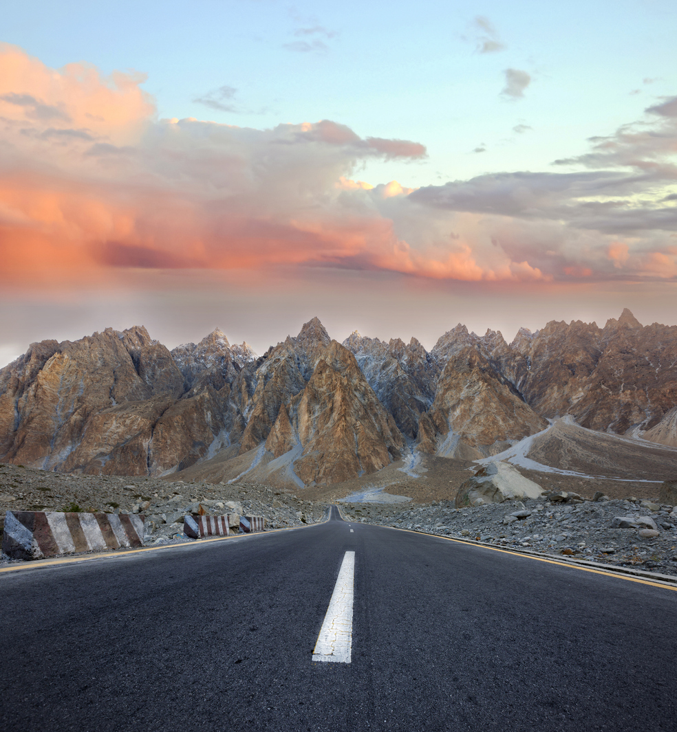 Karakoram Highway (Photo Credit: iStockphoto)