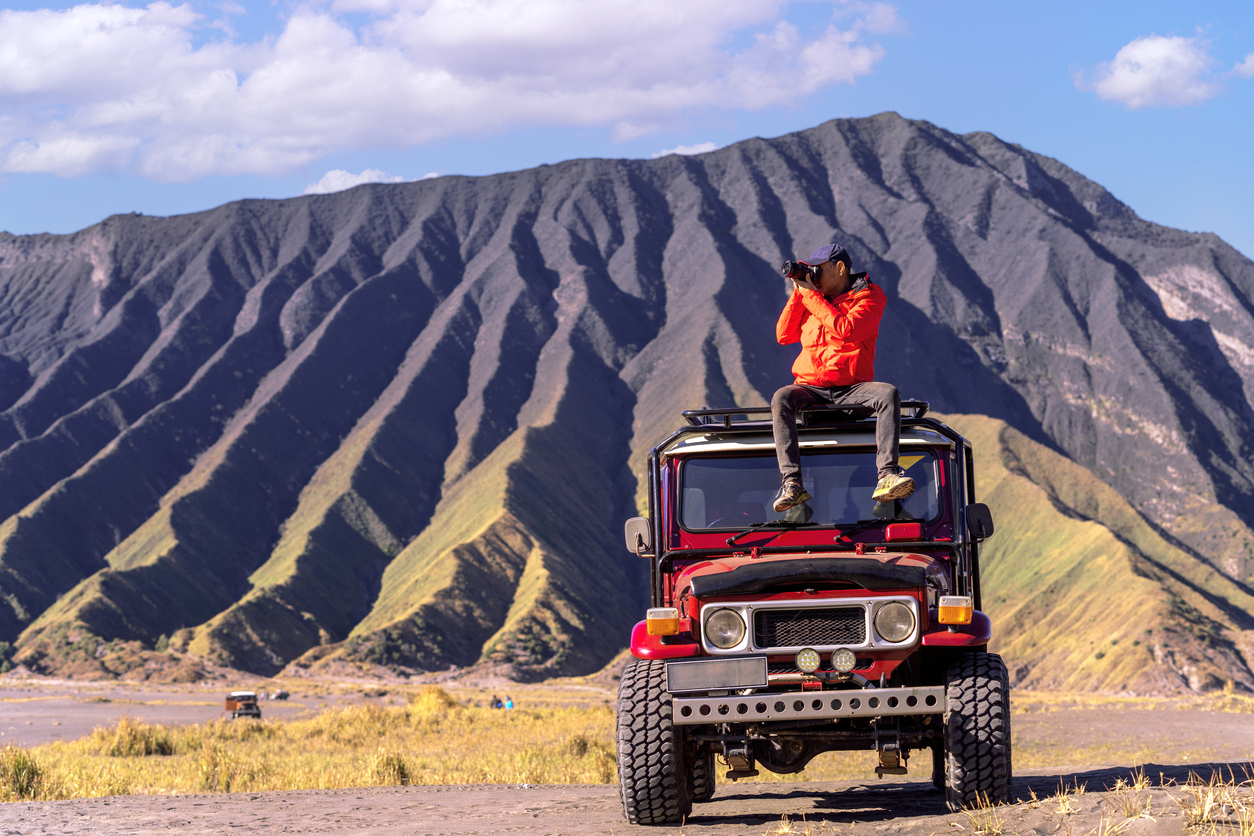 รถจี๊ปสำหรับนำเที่ยวในเขตอุทยานแห่งชาติโบรโม (เครดิตรูปภาพ: iStockphoto)