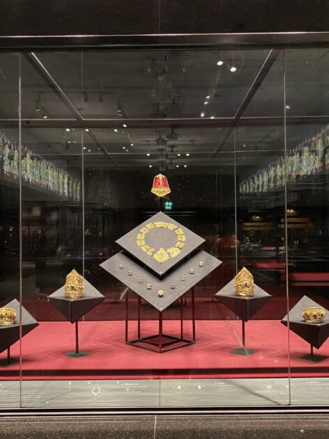 Gold artefacts in the Ayutthaya Gold Treasure Exhibition (Photo Credit: Anya C.)
