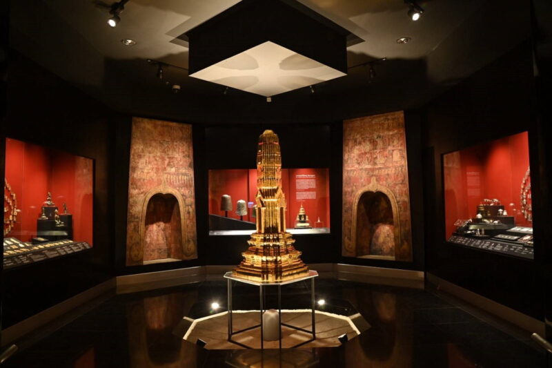 Gold artefacts from the ancient crypts at Wat Ratchaburana (Photo Credit: Anya C.)