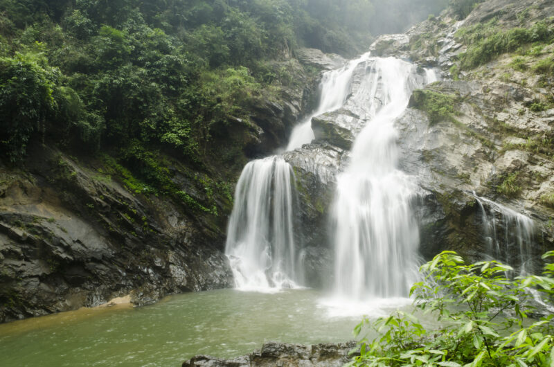 น้ำตกกรุงชิง (เครดิตรูปภาพ: iStockphoto)