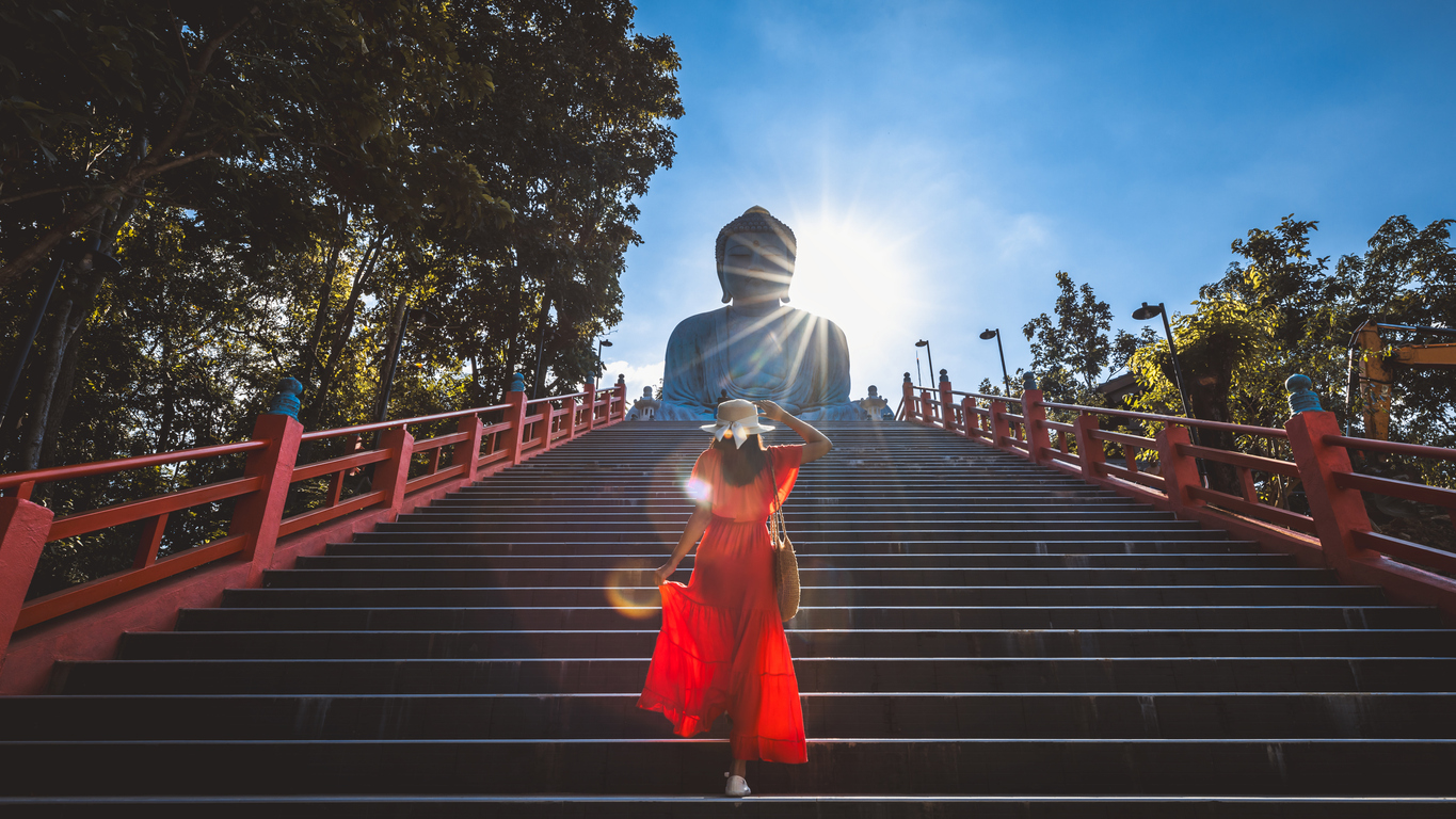 พระใหญ่ไดบุตสึ แลนด์มาร์กแห่งใหม่ของลำปาง (เครดิตรูปภาพ: iStockphoto)