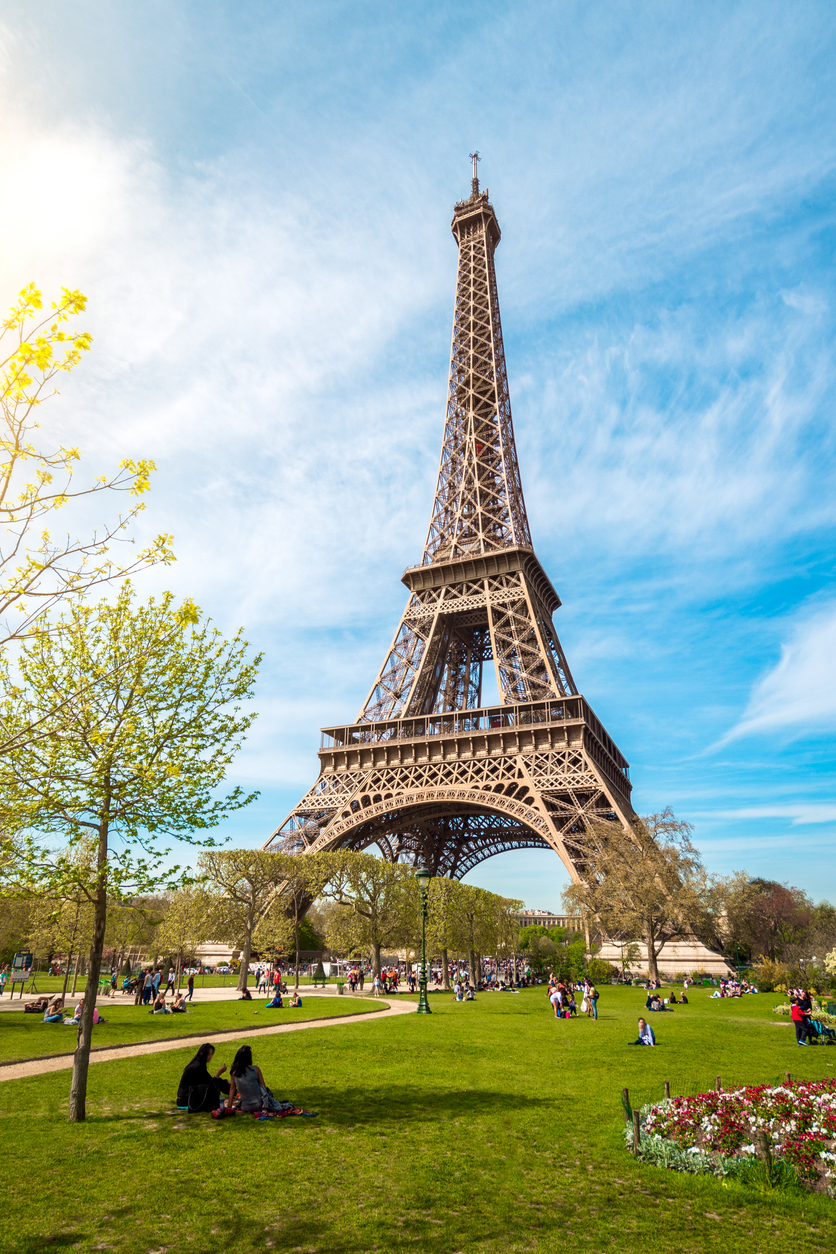 Champ-de-Mars Garden (Paris 7th arrondissement) (Photo Credit: iStockphoto)