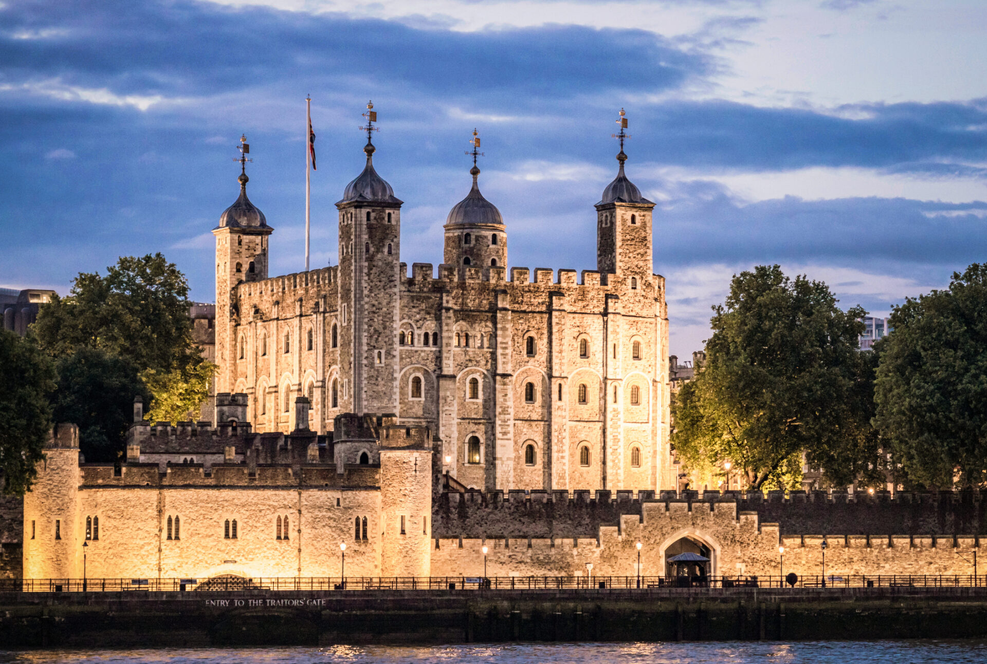 The Tower of London at night (Photo Credit: iStockphoto)