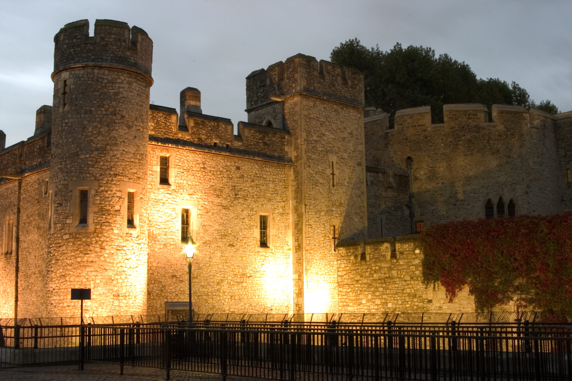 The terror of the Tower of London at night (Photo Credit: iStockphoto)