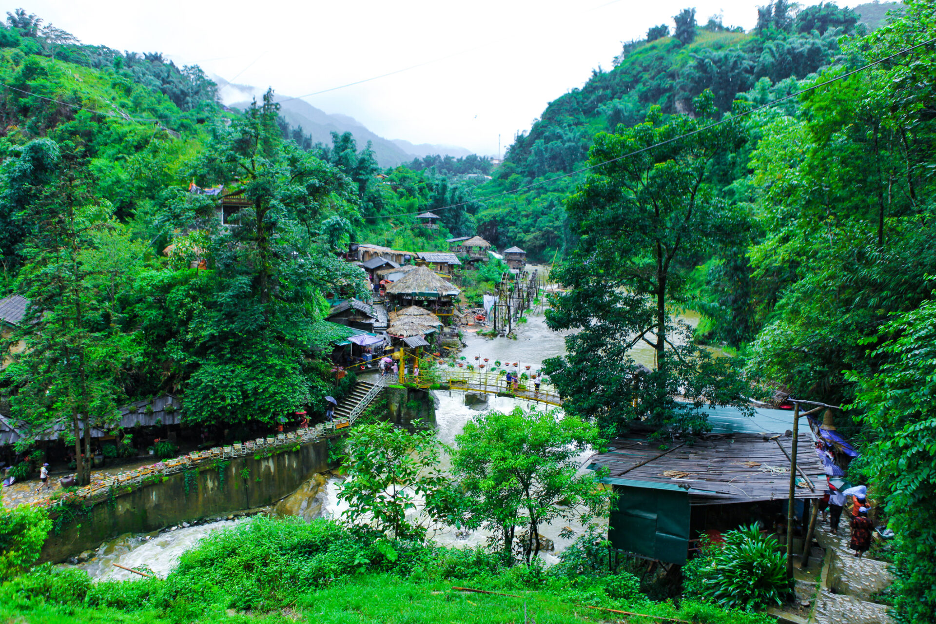 Enjoy the sight of heritage homes surrounded by rice terraces (Photo Credit: iStockphoto)