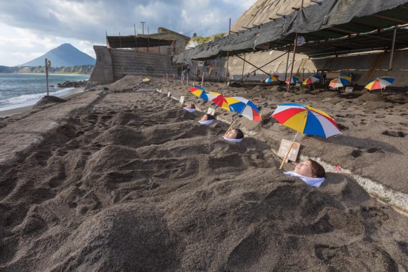 Hot sand bathing (Photo Credit: facebook.com/KagoshimaThailand) 