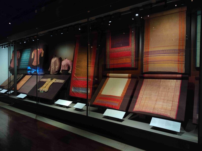 Royal Court Textiles of Siam Exhibition (Photo Credit: www.qsmtthailand.org)