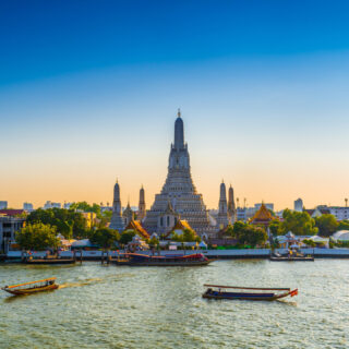 วัดอรุณ ริมแม่น้ำเจ้าพระยา (เครดิตรูปภาพ: iStockphoto)