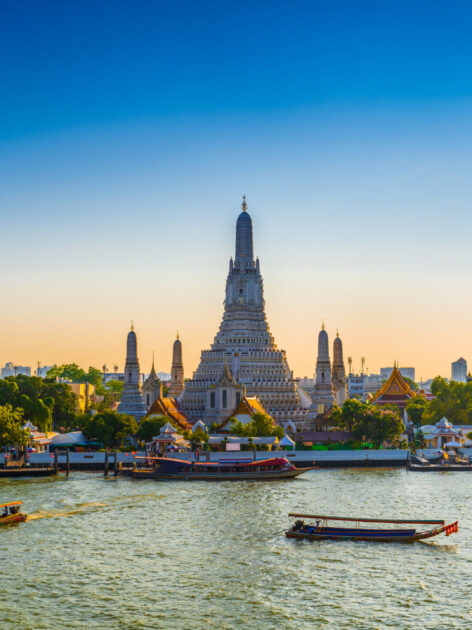 วัดอรุณ ริมแม่น้ำเจ้าพระยา (เครดิตรูปภาพ: iStockphoto)