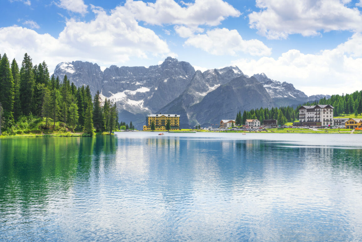 The Veneto region boasts a stunningly diverse landscape, bordered by the serene shores of Lake Garda to the west, the majestic Dolomite Mountains to the north, and the shimmering Adriatic Sea to the east. (Photo Credit: iStockphoto)