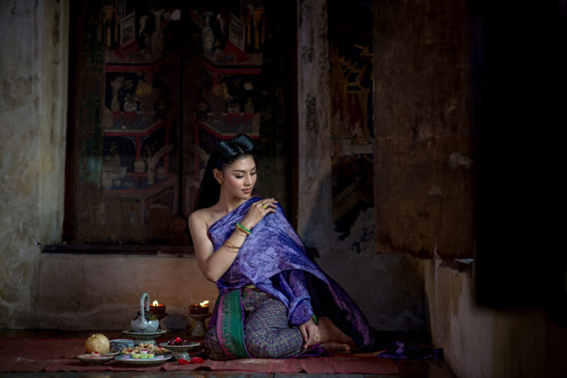 Thai women traditional costume (Photo Credit: iStockphoto)