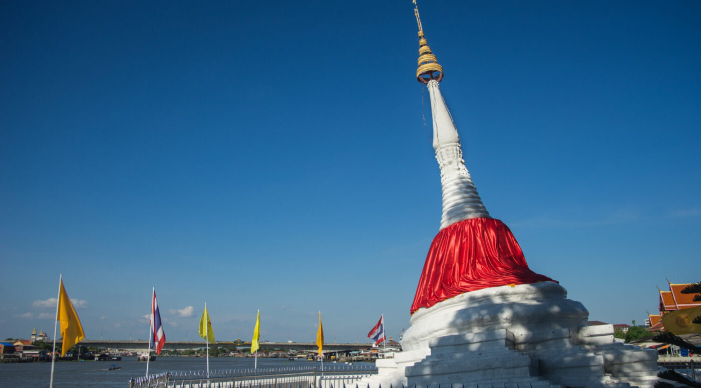 เจดีย์เอียง แลนด์มาร์กของเกาะเกร็ด (เครดิตรูปภาพ: iStockphoto)