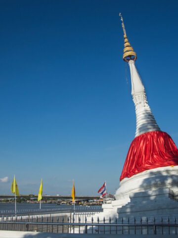 เจดีย์เอียง แลนด์มาร์กของเกาะเกร็ด (เครดิตรูปภาพ: iStockphoto)