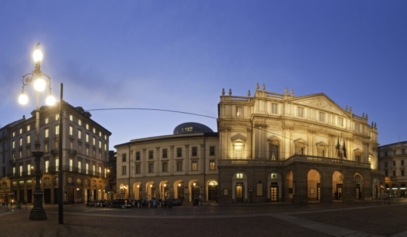 ความงดงามยามพลบค่ำของ La Scala (เครดิตรูปภาพ: iStockphoto)