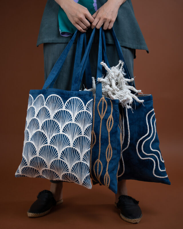The unique stitched patterns.