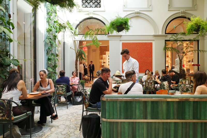 Da Vittorio Caf&eacute; Louis Vuitton