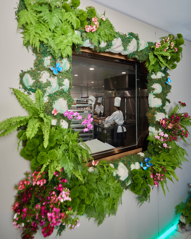 The flowers bloom all area.