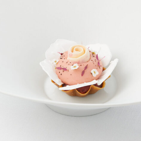 Blooms at Mezzaluna by lebua.