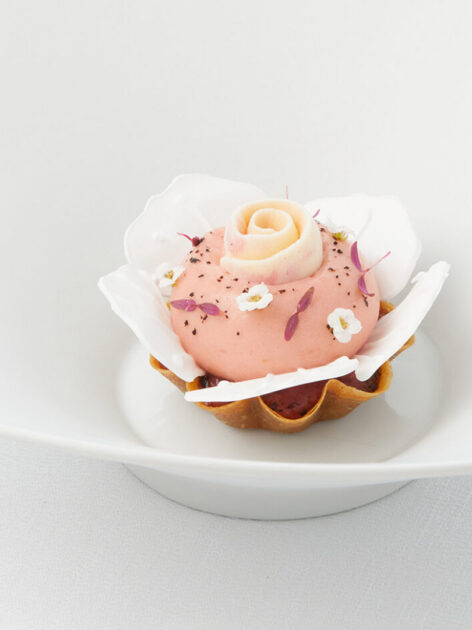 Blooms at Mezzaluna by lebua.