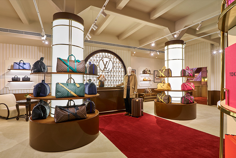 The lobby welcomes visitors with the Keepall, paying tribute to the House&rsquo;s iconic travel bag first introduced in 1930.