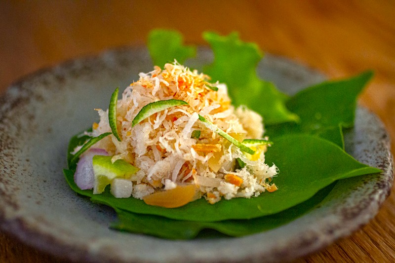 Miang Pla Naaem, a delicious legacy of Thai cuisine.