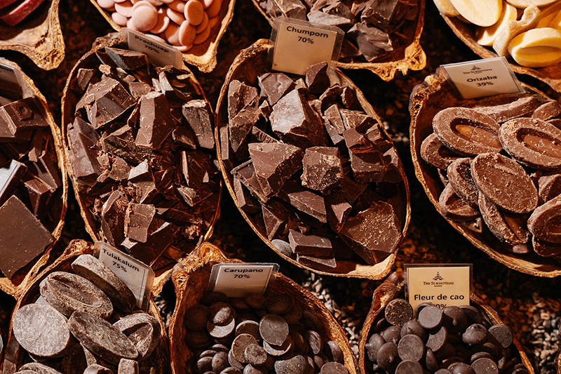 Offering over 100 chocolate varieties, guests can create their own favorite cup of cocolate.