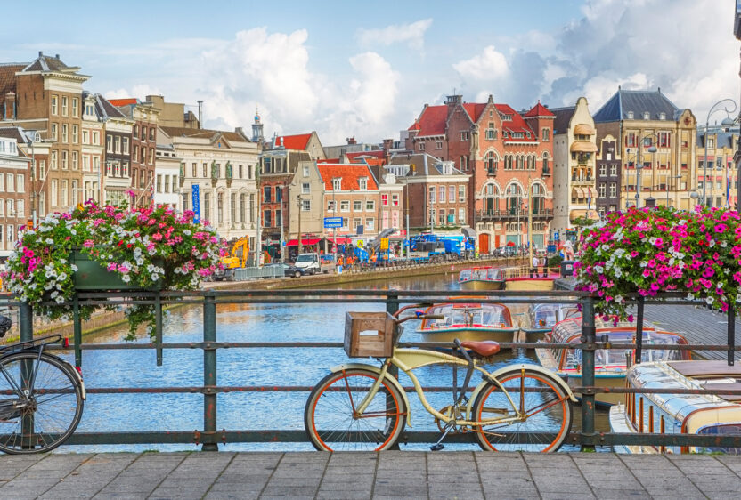 Amsterdam has more than one hundred kilometers of canals, about 90 islands and 1,500 bridges.