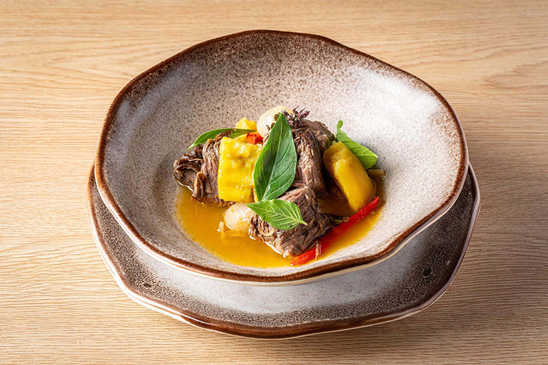 &lsquo;Hom&rsquo; means &lsquo;aromatic&rsquo;, so the dishes here are both fragrant and full of flavor.