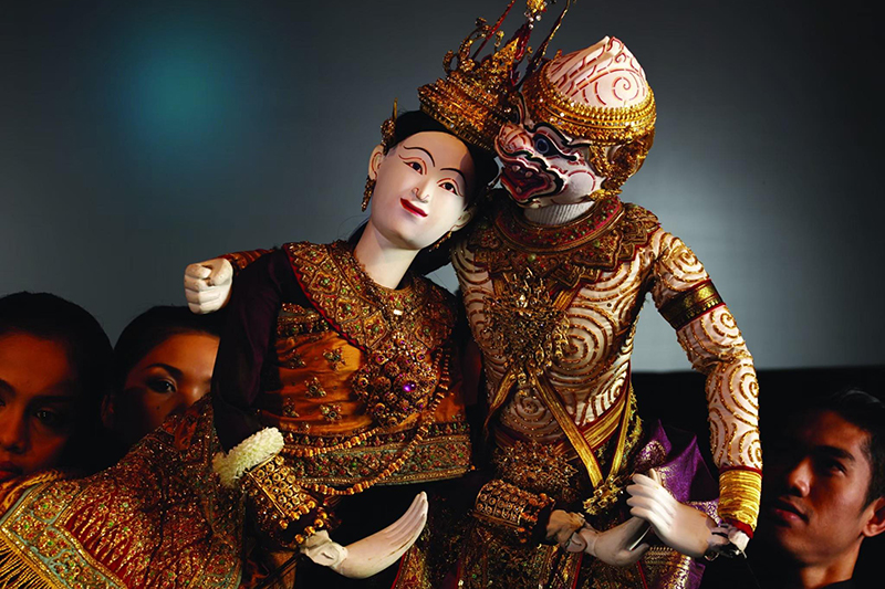 At the Joe Louis Puppet Theatre, the boundary between wood and soul dissolves as three puppeteers move.