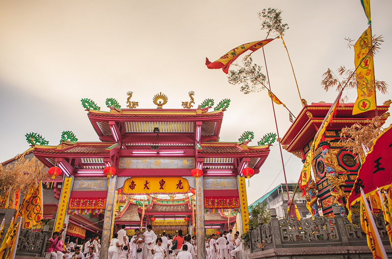 This shrine is famous for its vibrant red and gold architecture. It also serves as a spiritual epicenter for Phuket's annual Vegetarian Festival.