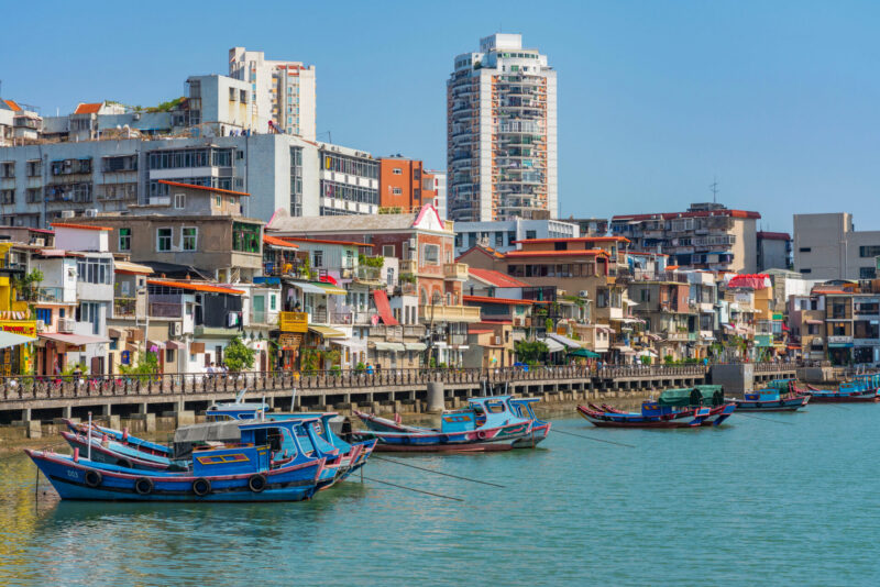 Shapowei village is a popular tourist destination which was formerly a fishing village.